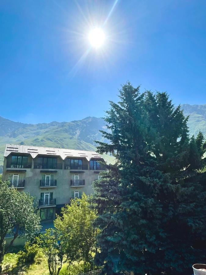 Planet Kazbegi Hotell Eksteriør bilde
