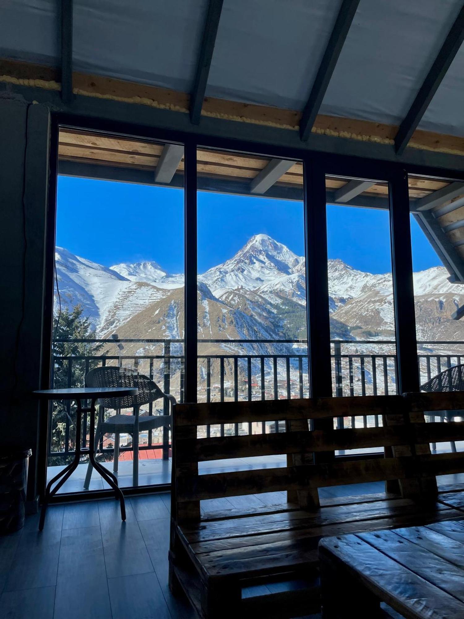 Planet Kazbegi Hotell Eksteriør bilde