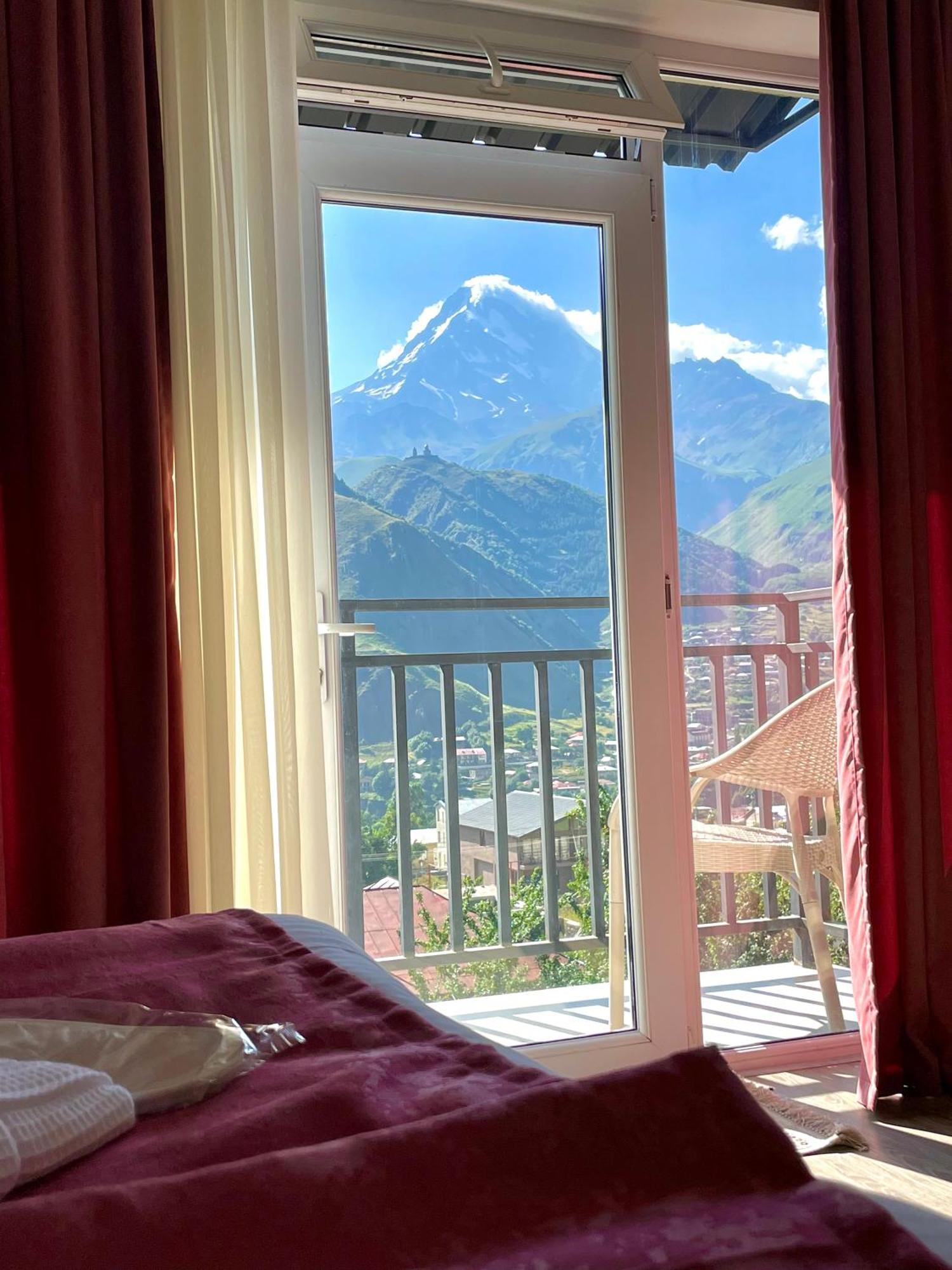 Planet Kazbegi Hotell Eksteriør bilde