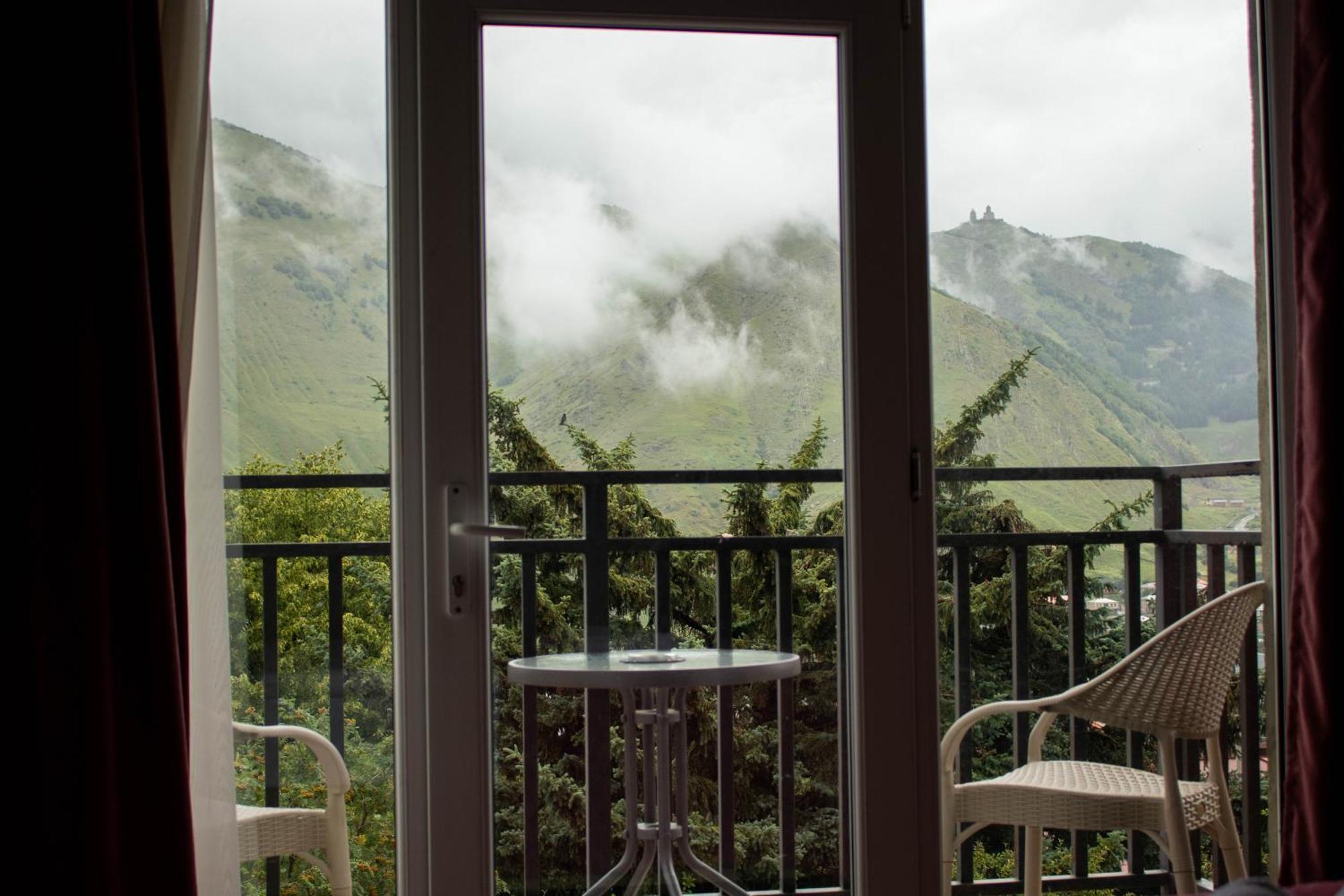 Planet Kazbegi Hotell Eksteriør bilde